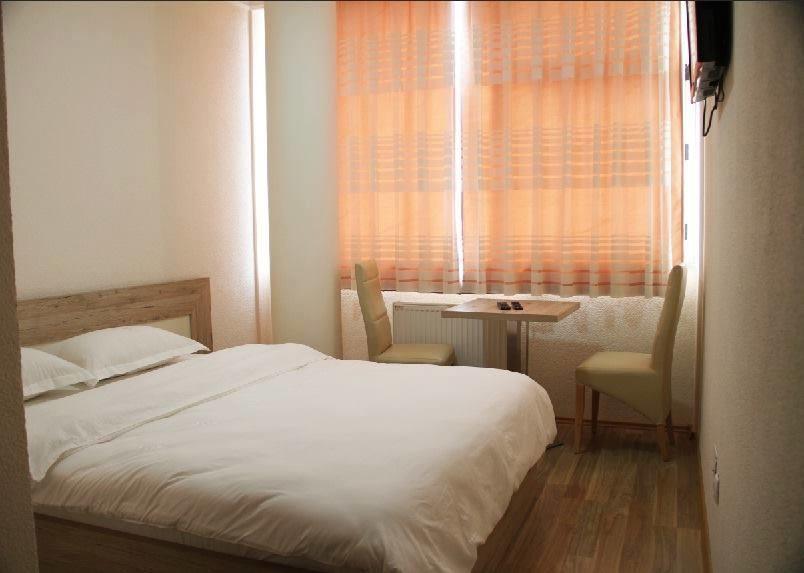Bolero Hotel Ferizaj Luaran gambar