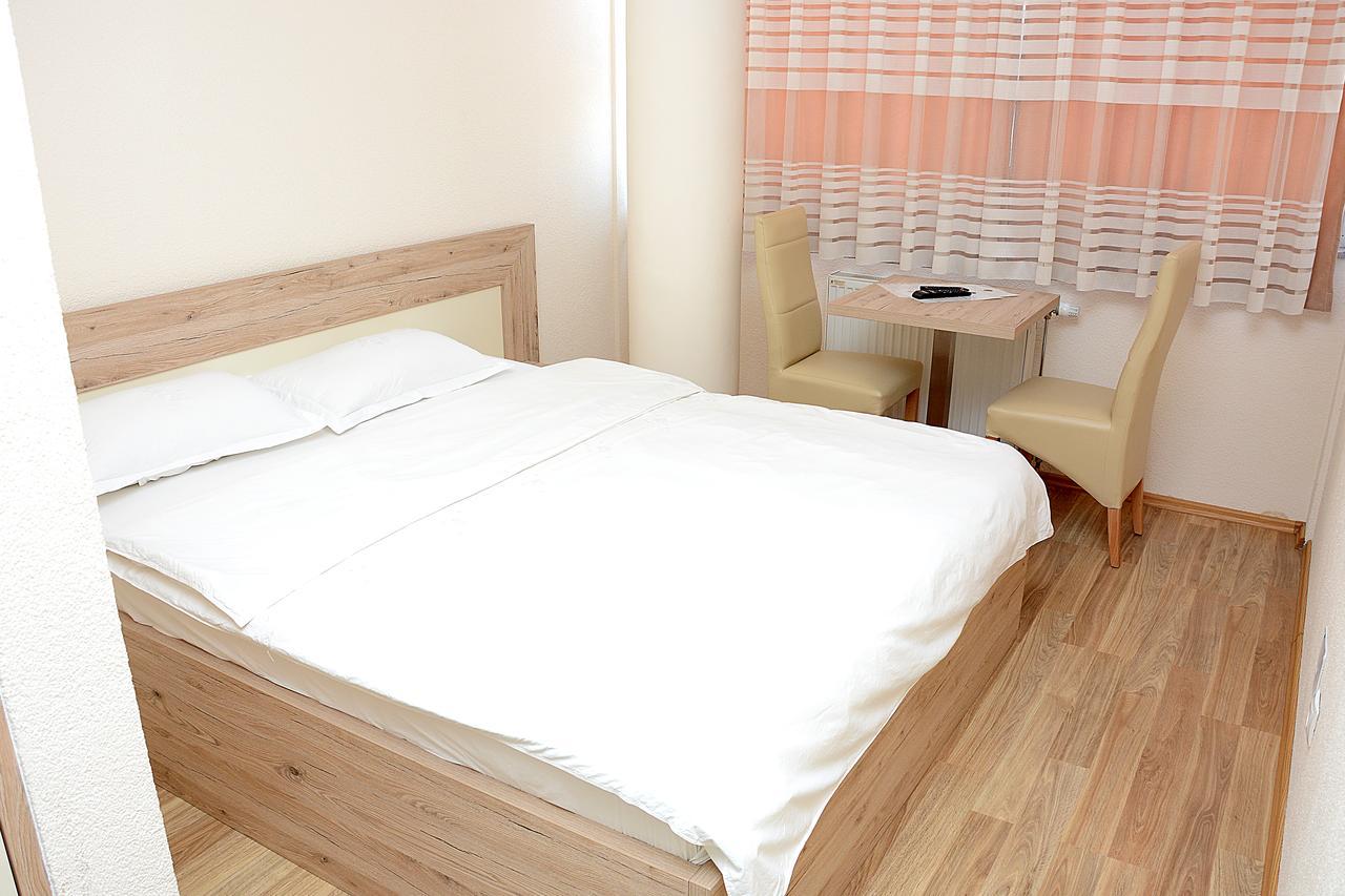 Bolero Hotel Ferizaj Luaran gambar