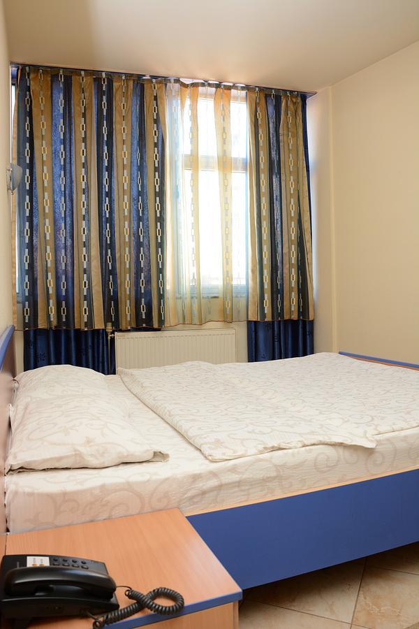 Bolero Hotel Ferizaj Luaran gambar