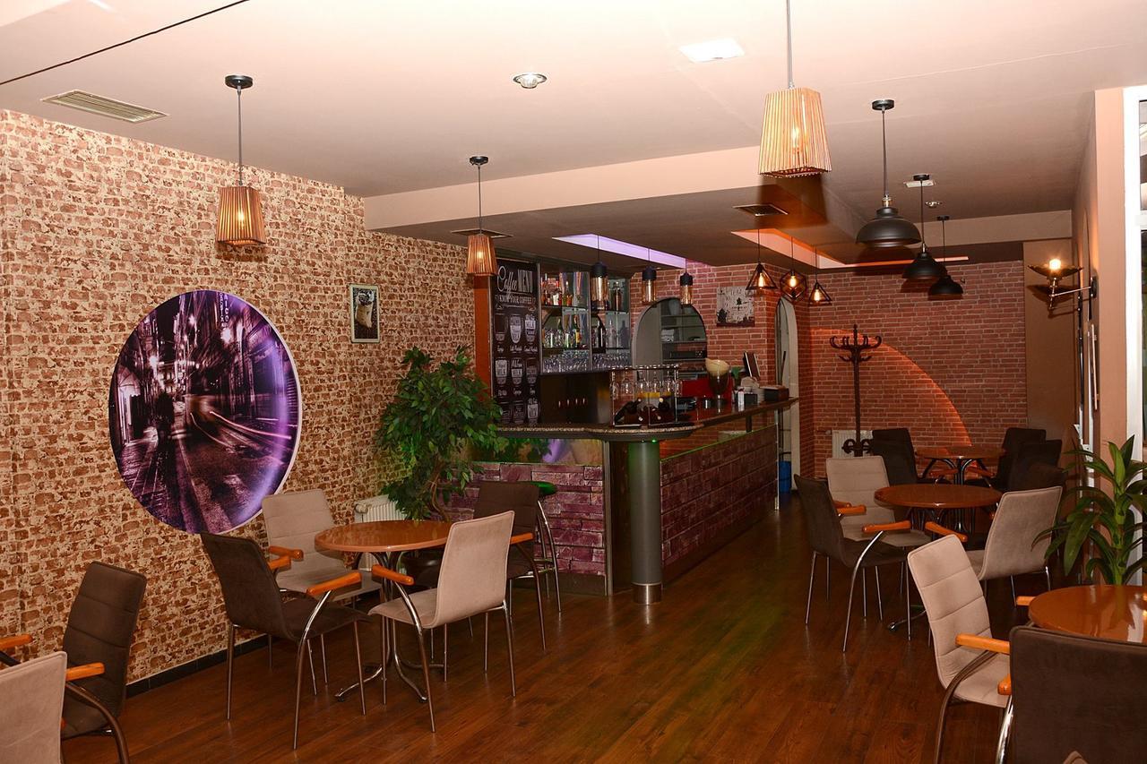 Bolero Hotel Ferizaj Luaran gambar