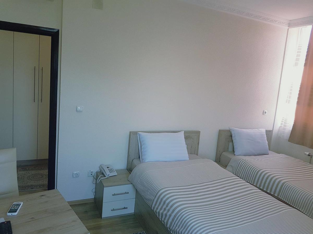 Bolero Hotel Ferizaj Luaran gambar